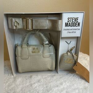 NWT Steven Madden Crossbody and Earbud Gift Set